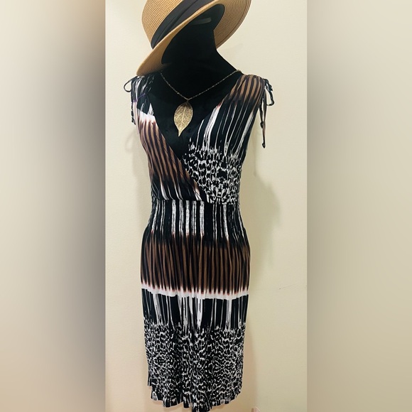 Lascana Dresses & Skirts - LASCANA Sleeveless Smocked Waist Wrap Dress Abstract Print US 10 NWT